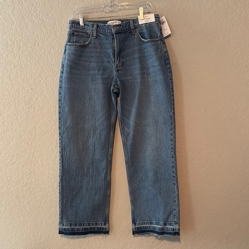 Abercrombie Blue Low Rise Jeans "The Baggy" cool detail on the bottoms 29 Short